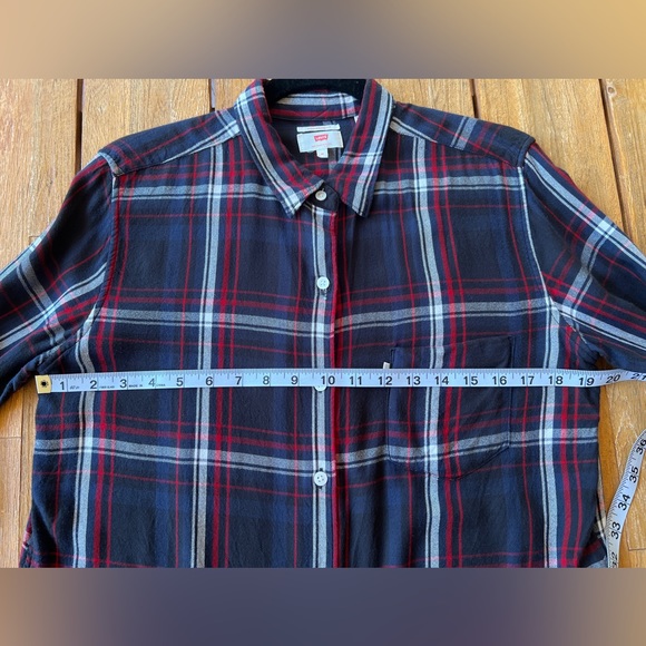 Levi’s Plaid Ultimate Boyfriend Fit Women’s Button Down Shirt - Size M - Picture 4 of 7